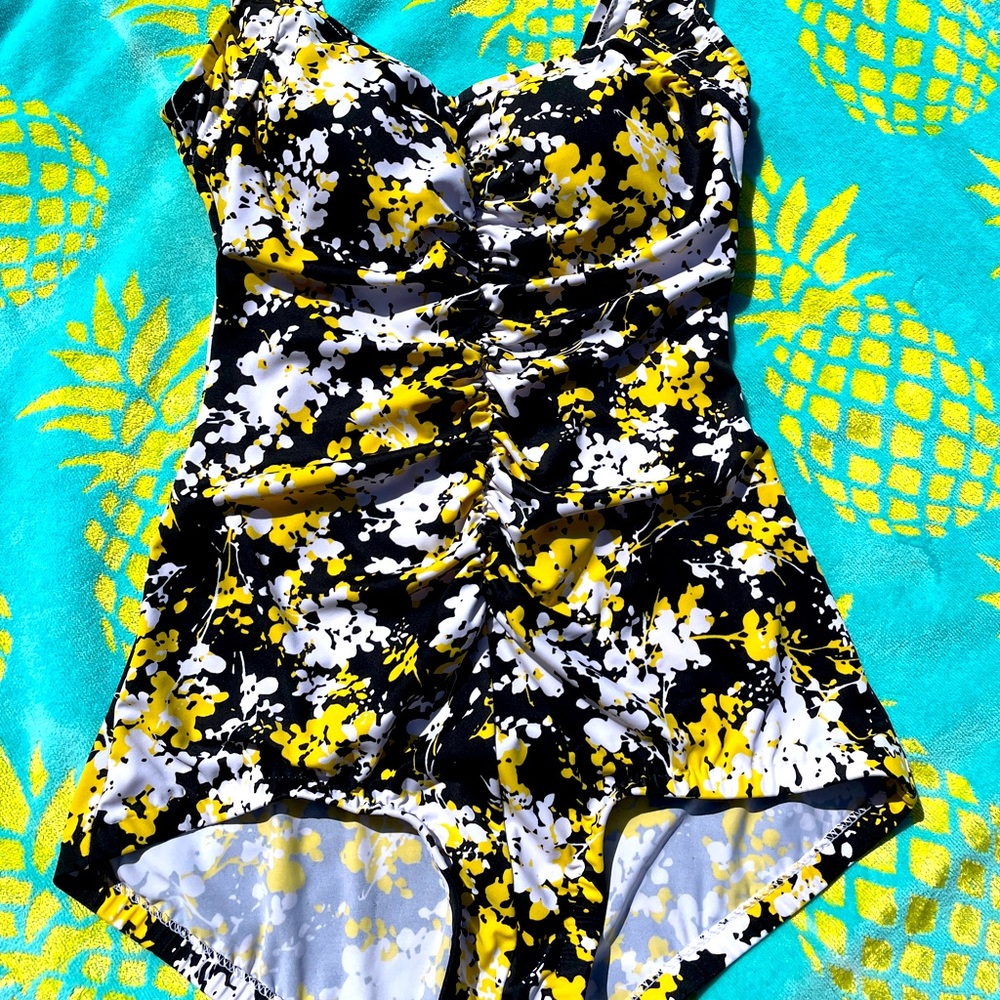 Maxine women’s black and yellow one-piece bathing suit Cruisewear - SZ 10